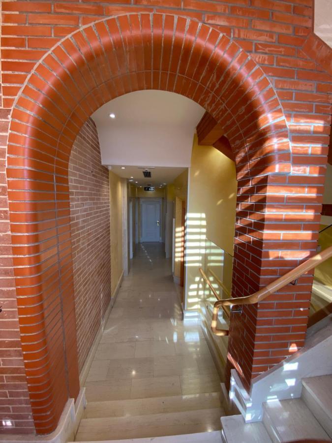 The Red Bricks Hotel Шкодер Екстер'єр фото